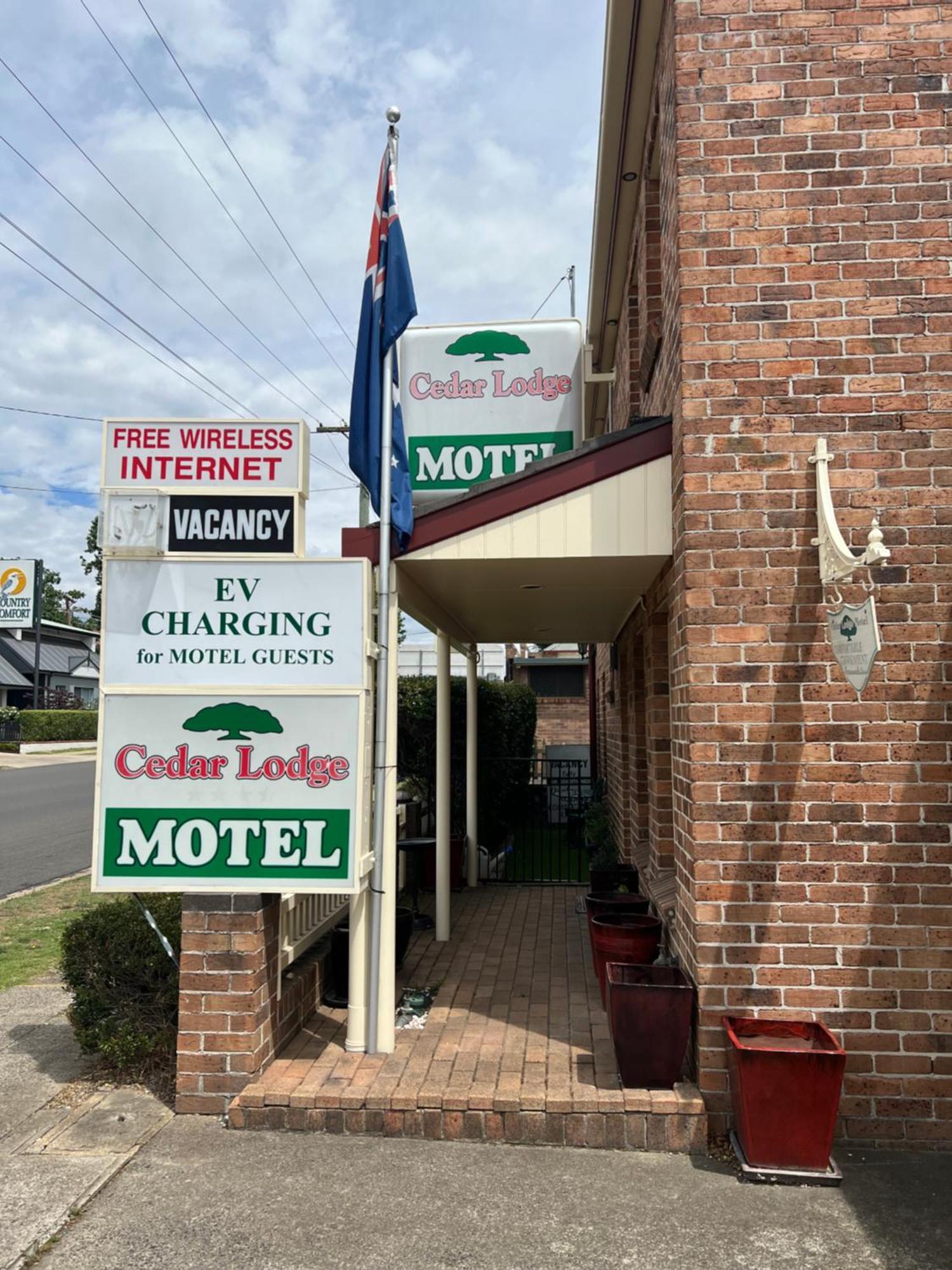 Cedar Lodge Motel Armidale Eksteriør billede